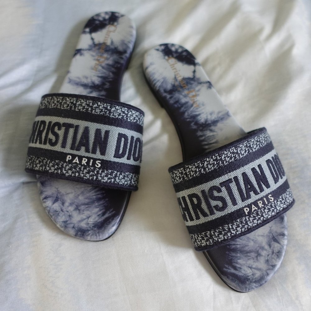 CHRISTIAN DIOR - DWAY SLIDE IN TIE DYE BLUE EMBROIDERY